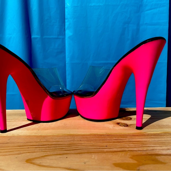 Pleaser Platforms size 5 on bright pink soles - Picture 5 of 7